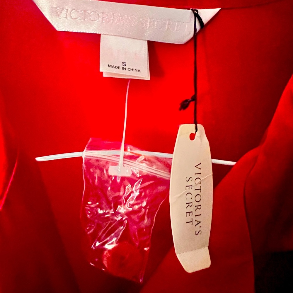 Gorgeous PURESILK Red pyjamas set in size small